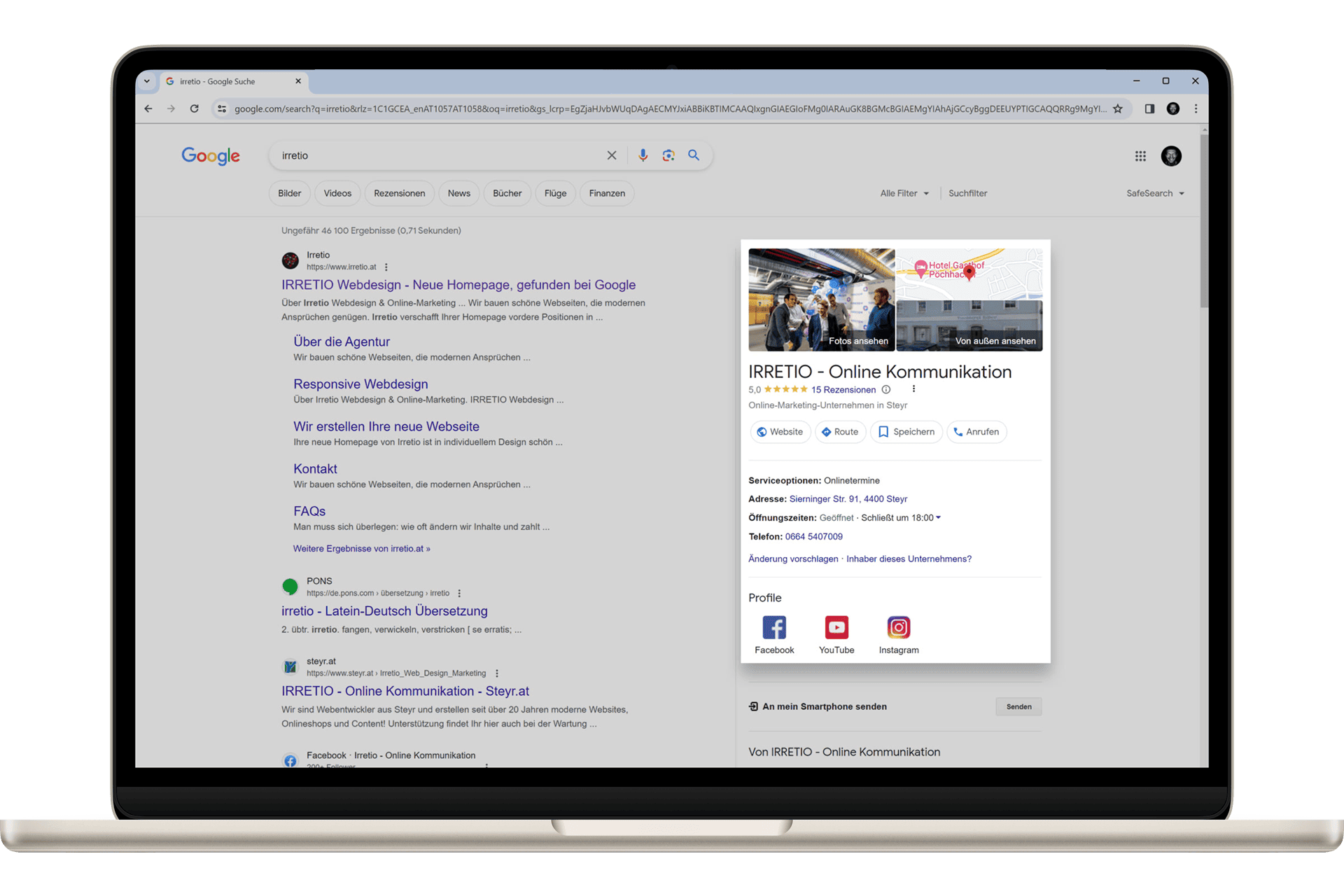Laptop Screen mit Google SERP Seite