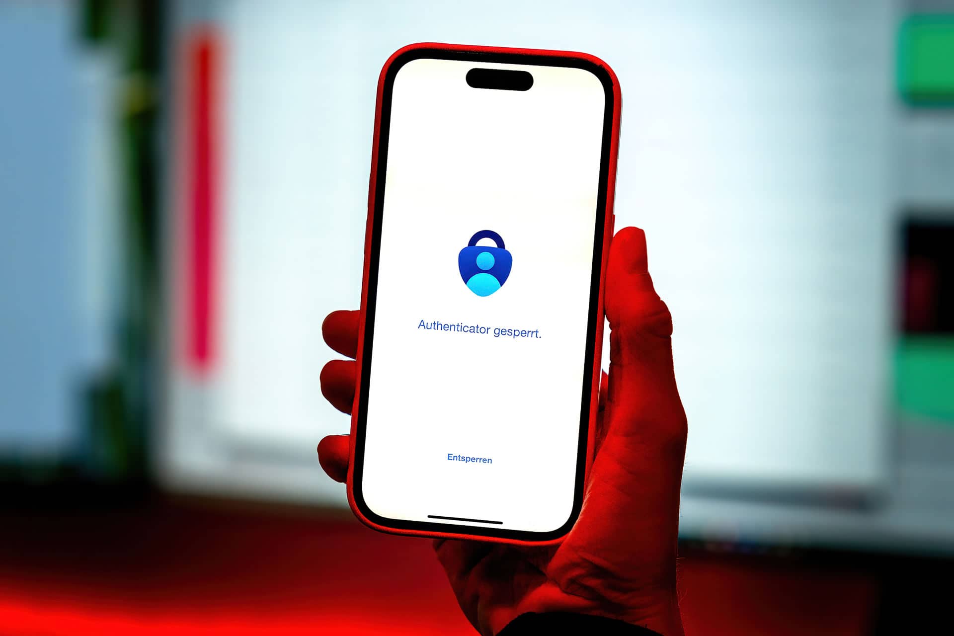 iPhone mit geöffneter Authentificator App